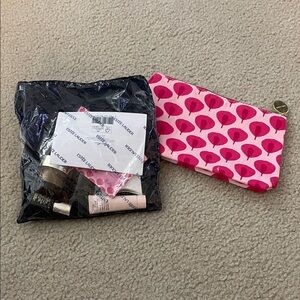 Estée Lauder NWT Makeup and Cosmetic Pouch Bundle